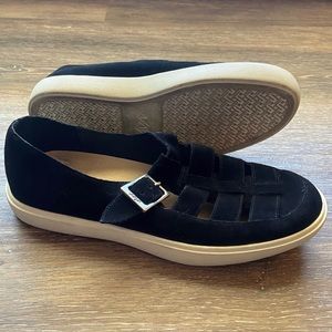 Size 6.5 - 7 Naya Juniper black suede buckle babydoll shoes